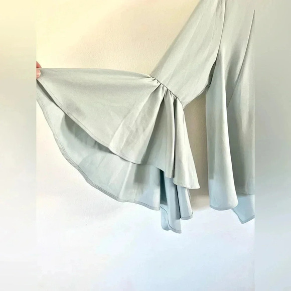 Carmen Marc Valvo Blue Long Flowy Bell Sleeve Haven Blouse Size Medium - Picture 4 of 10